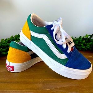 Boy/girl color block vans size 13. Low top.